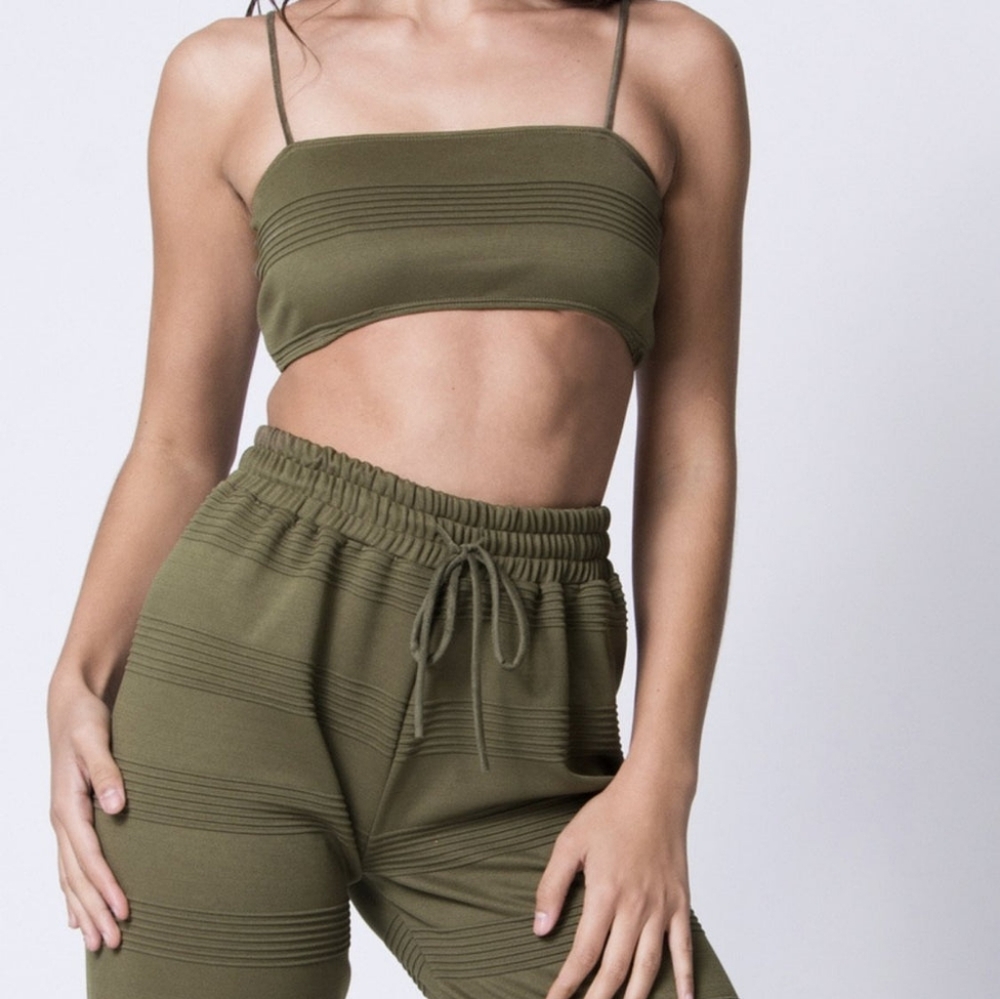 2 piece set - Picture 2 of 6